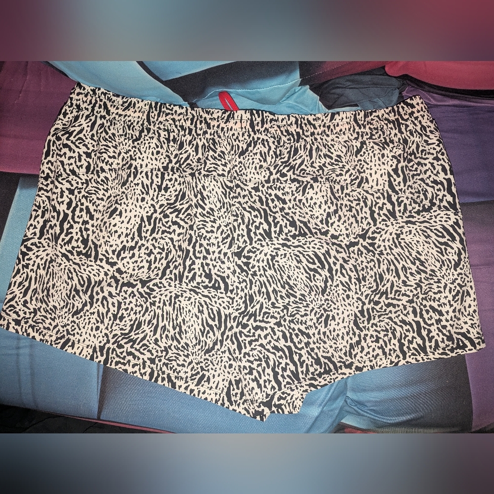 FABLETICS Mid-Rise Quick-dry Drawstring Shorts 2X… - image 4